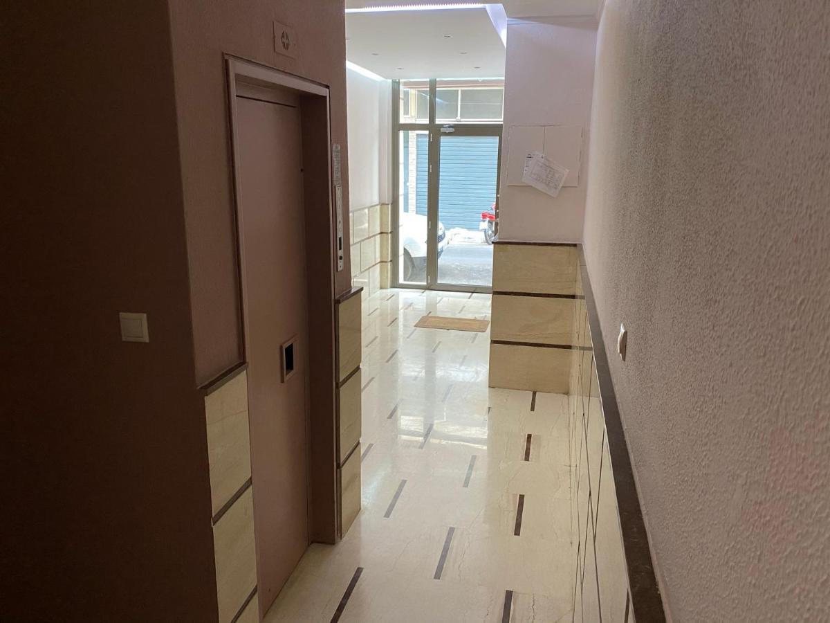 Asimina Apartment, Kerameikos Metro Station *